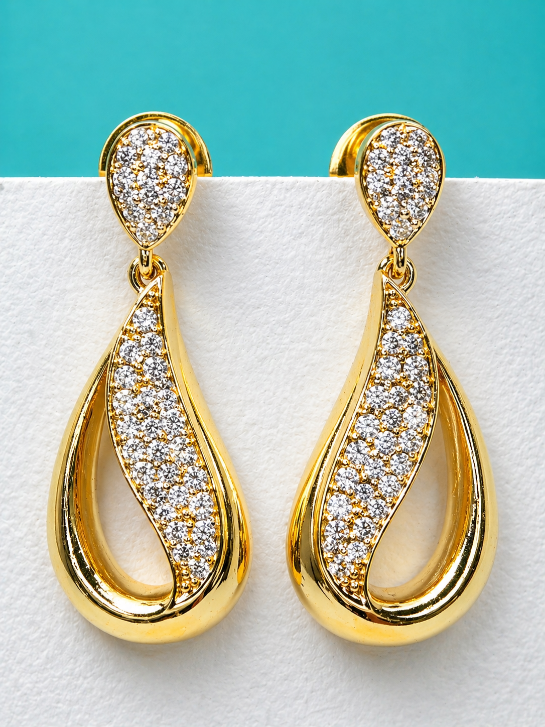 Royal Crystal Teardrop Earrings – Gold Plated Luxury Earrings for Women